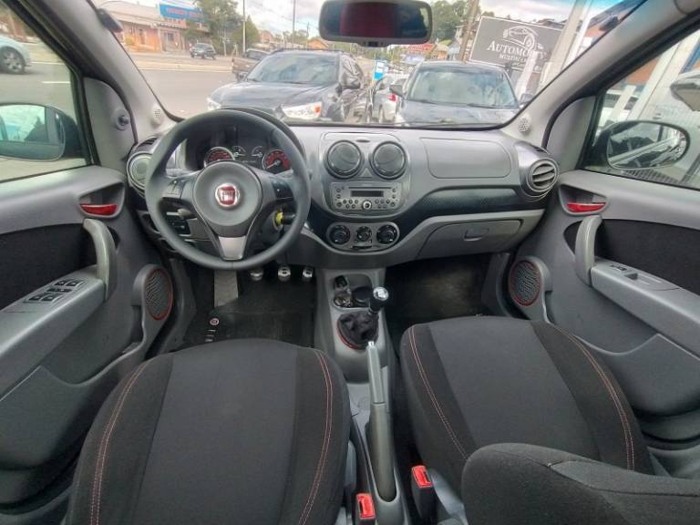 FIAT - PALIO - 2013/2013 - Preta - R$ 40.900,00