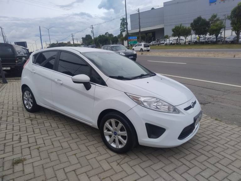 FORD - FIESTA - 2012/2012 - Branca - R$ 38.900,00