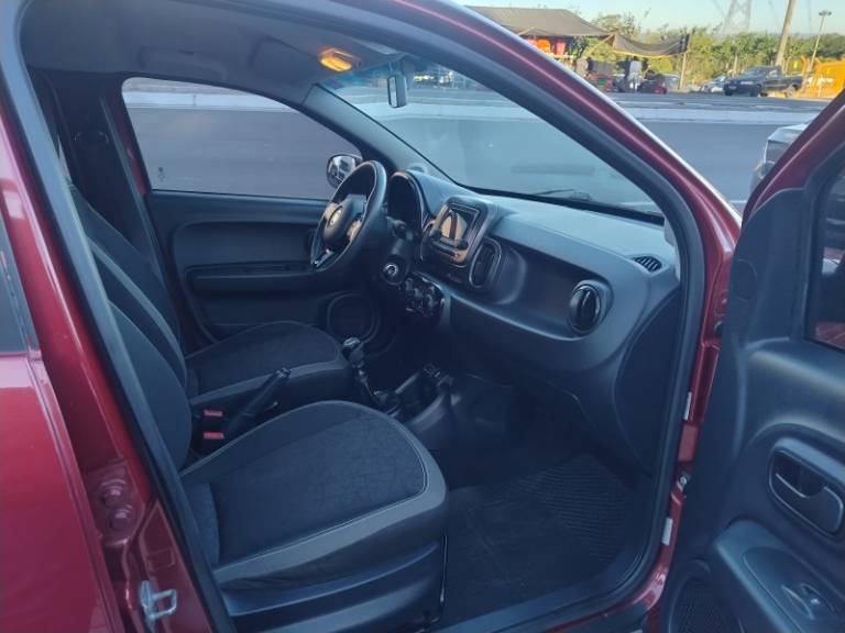 FIAT - MOBI - 2017/2017 - Vermelha - R$ 42.900,00
