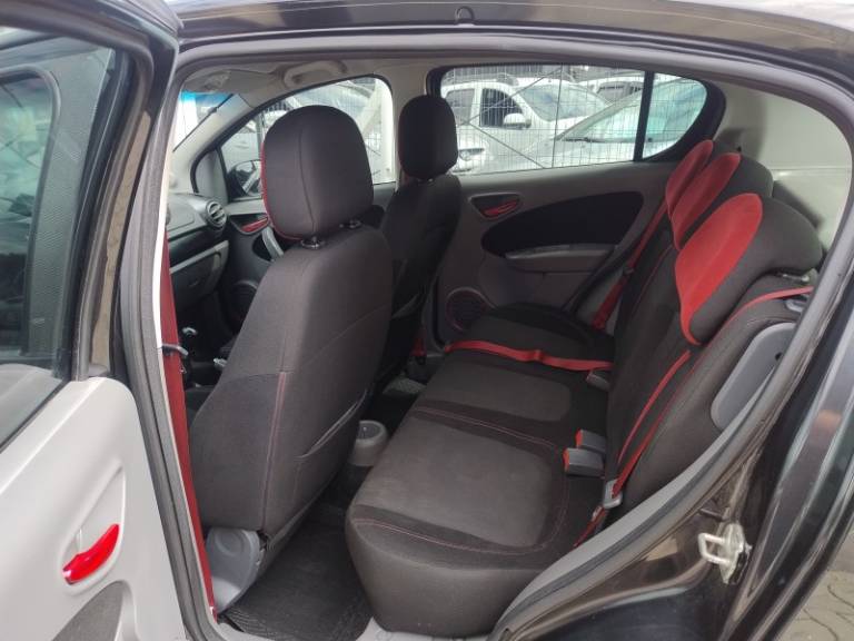 FIAT - PALIO - 2013/2013 - Preta - R$ 40.900,00