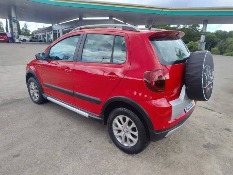 VOLKSWAGEN - CROSSFOX - 2013/2013 - Vermelha - R$ 43.900,00