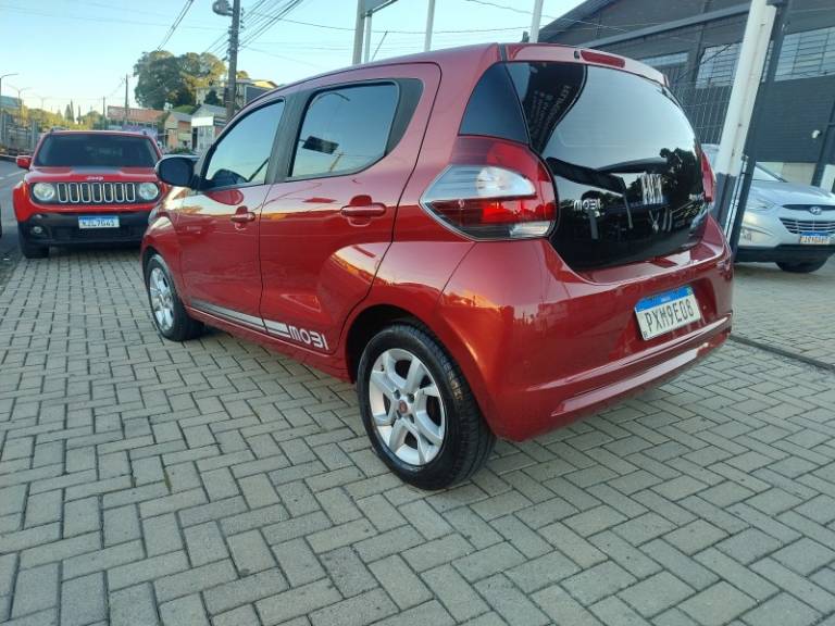 FIAT - MOBI - 2017/2017 - Vermelha - R$ 42.900,00
