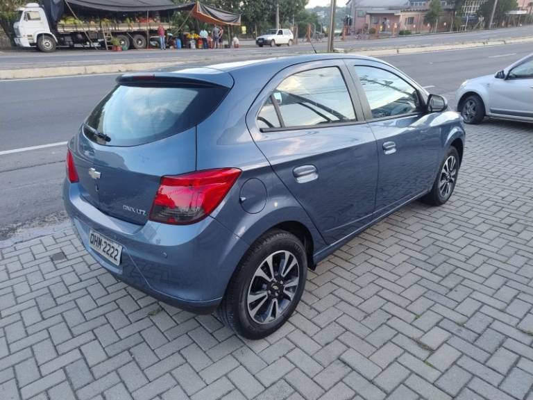 CHEVROLET - ONIX - 2015/2015 - Azul - R$ 55.900,00