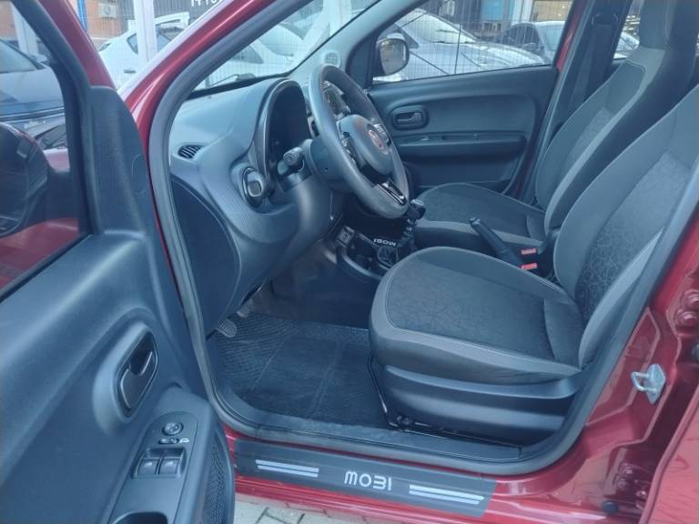 FIAT - MOBI - 2017/2017 - Vermelha - R$ 42.900,00