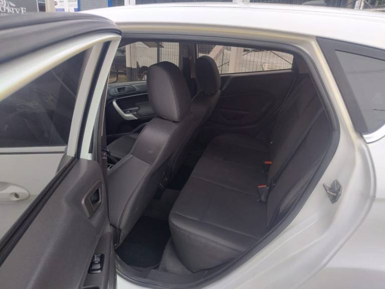 FORD - FIESTA - 2012/2012 - Branca - R$ 38.900,00