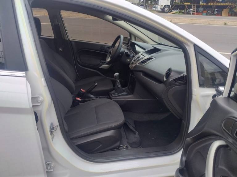 FORD - FIESTA - 2012/2012 - Branca - R$ 38.900,00