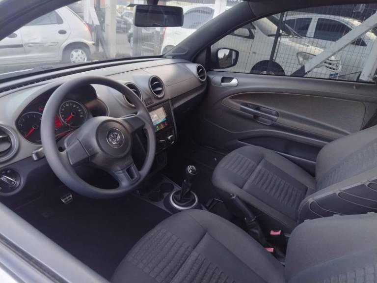 VOLKSWAGEN - SAVEIRO - 2014/2014 - Branca - R$ 61.900,00