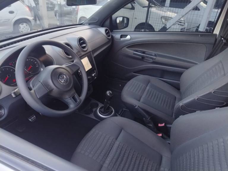 VOLKSWAGEN - SAVEIRO - 2014/2014 - Branca - R$ 61.900,00