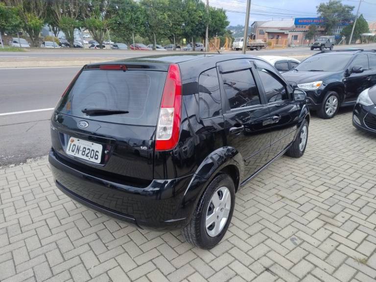 FORD - FIESTA - 2010/2010 - Preta - R$ 27.900,00
