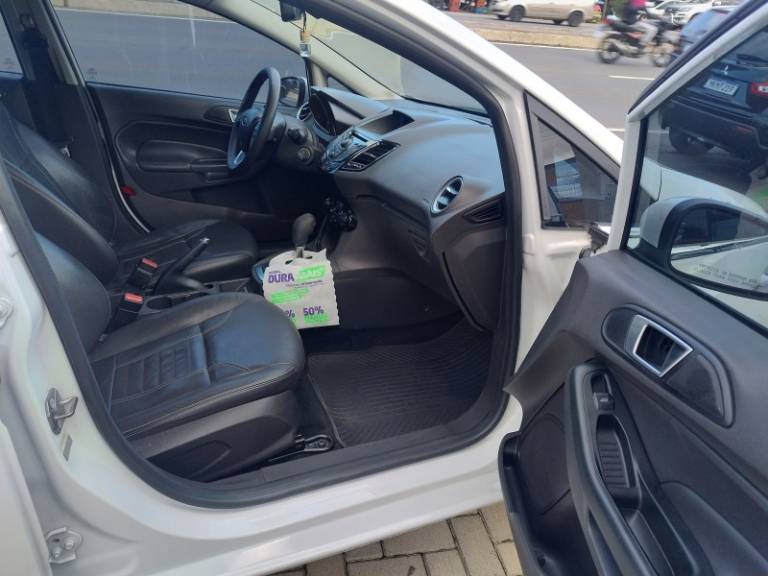 FORD - FIESTA - 2014/2014 - Branca - R$ 45.900,00