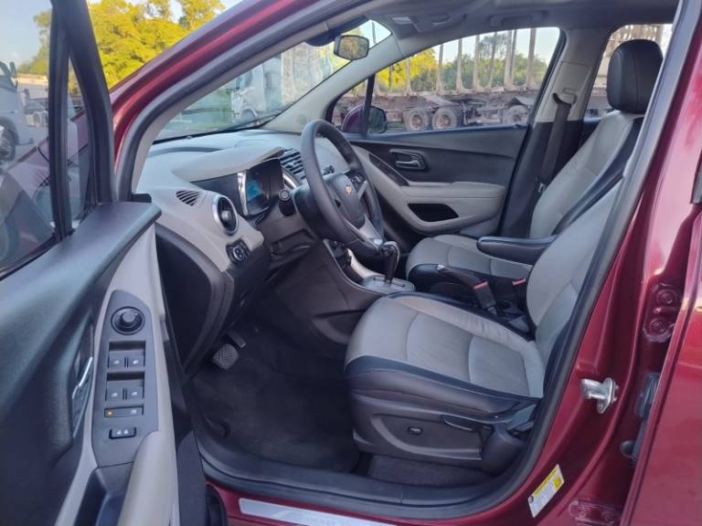CHEVROLET - TRACKER - 2015/2015 - Vermelha - R$ 68.900,00
