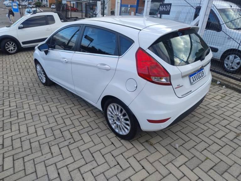 FORD - FIESTA - 2014/2014 - Branca - R$ 45.900,00