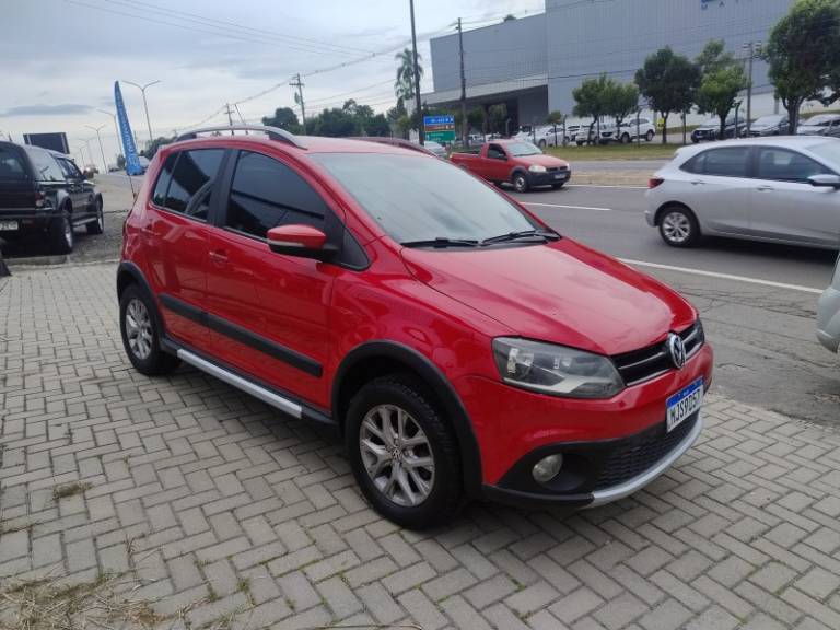 VOLKSWAGEN - CROSSFOX - 2013/2013 - Vermelha - R$ 43.900,00