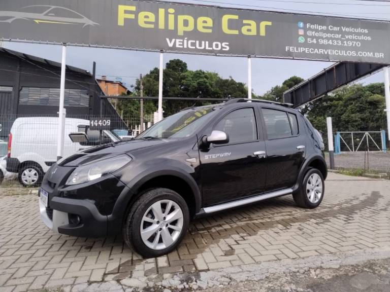 RENAULT - SANDERO - 2013/2013 - Preta - R$ 38.900,00