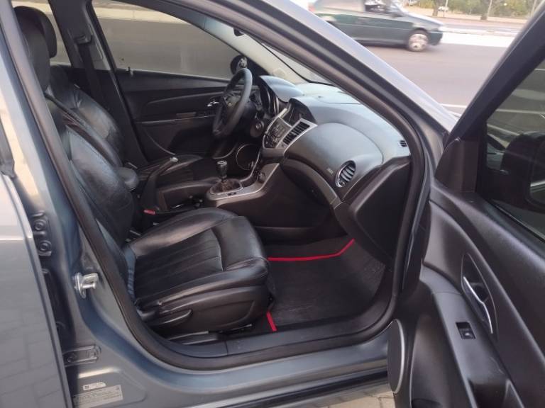 CHEVROLET - CRUZE - 2012/2012 - Cinza - R$ 54.900,00