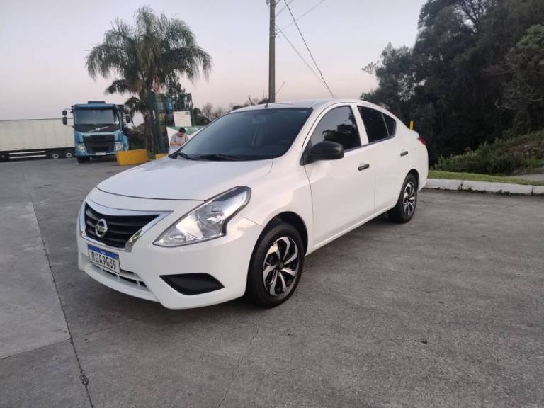 NISSAN - VERSA - 2021/2021 - Branca - R$ 54.900,00