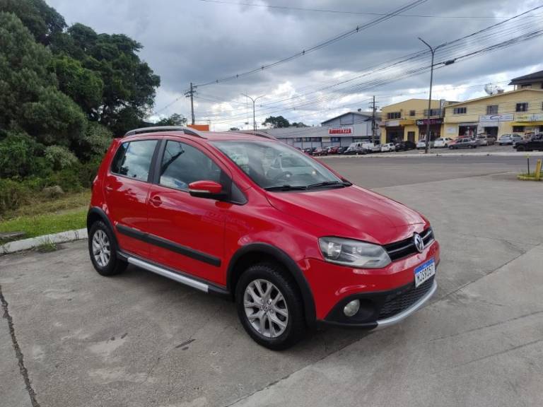 VOLKSWAGEN - CROSSFOX - 2013/2013 - Vermelha - R$ 43.900,00