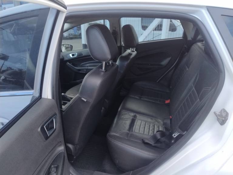 FORD - FIESTA - 2014/2014 - Branca - R$ 45.900,00