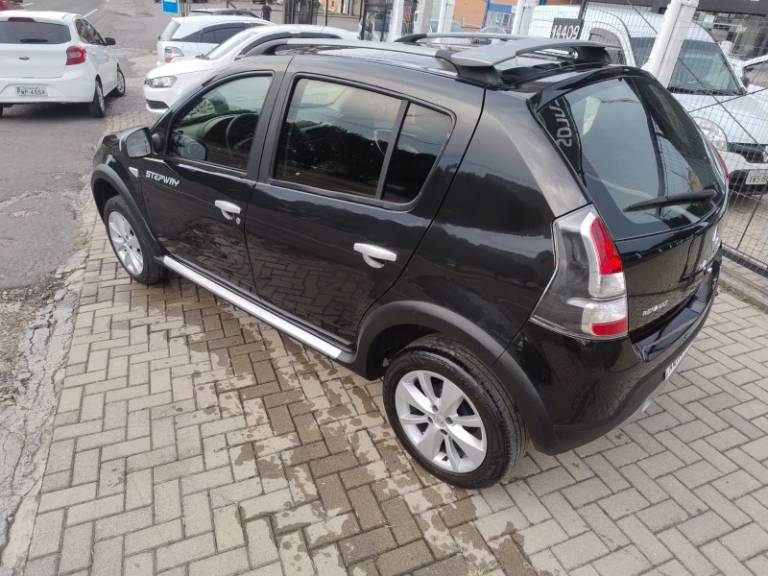 RENAULT - SANDERO - 2013/2013 - Preta - R$ 38.900,00