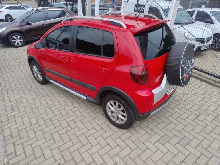 VOLKSWAGEN - CROSSFOX - 2013/2013 - Vermelha - R$ 43.900,00