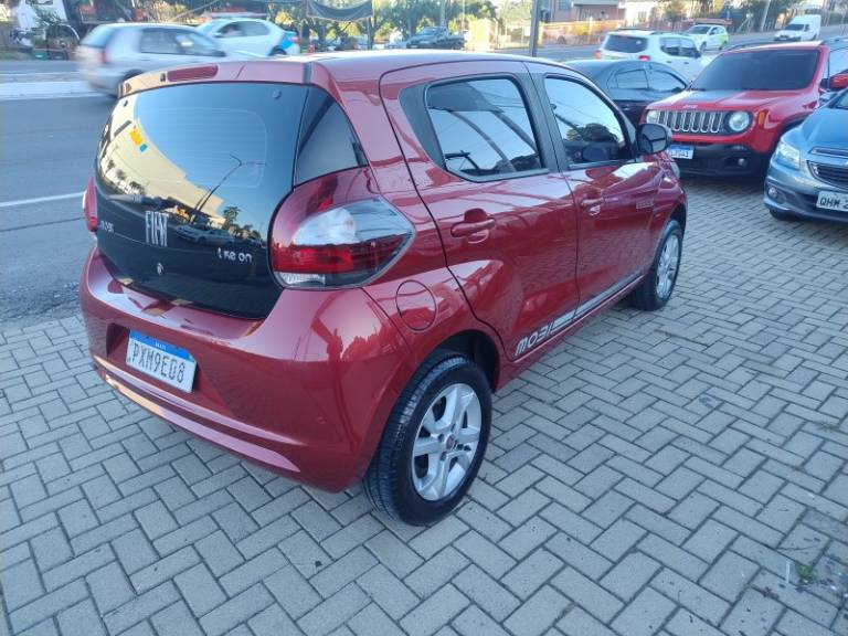 FIAT - MOBI - 2017/2017 - Vermelha - R$ 42.900,00