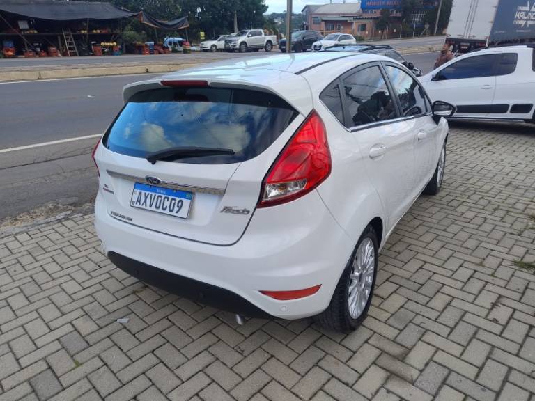 FORD - FIESTA - 2014/2014 - Branca - R$ 45.900,00