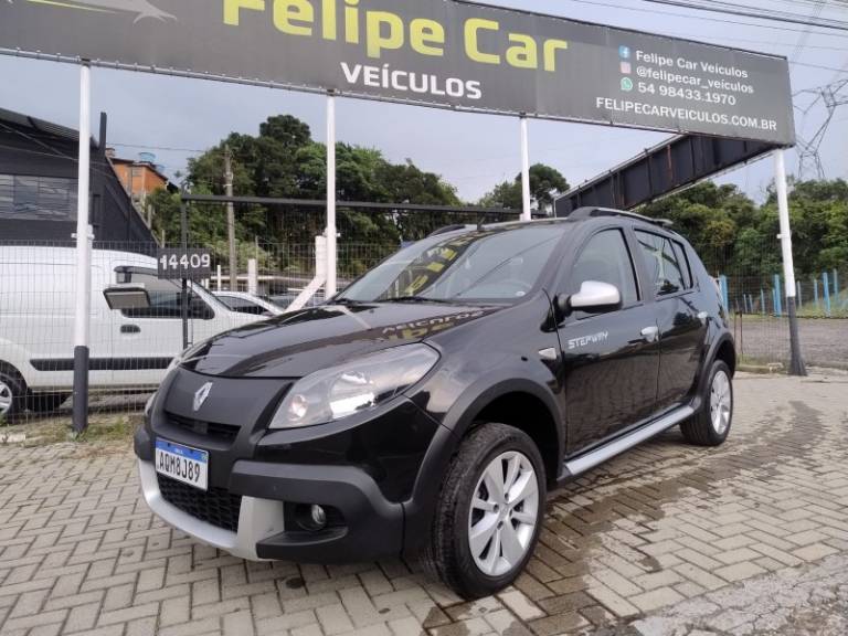 RENAULT - SANDERO - 2013/2013 - Preta - R$ 38.900,00