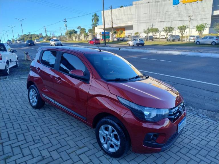 FIAT - MOBI - 2017/2017 - Vermelha - R$ 42.900,00