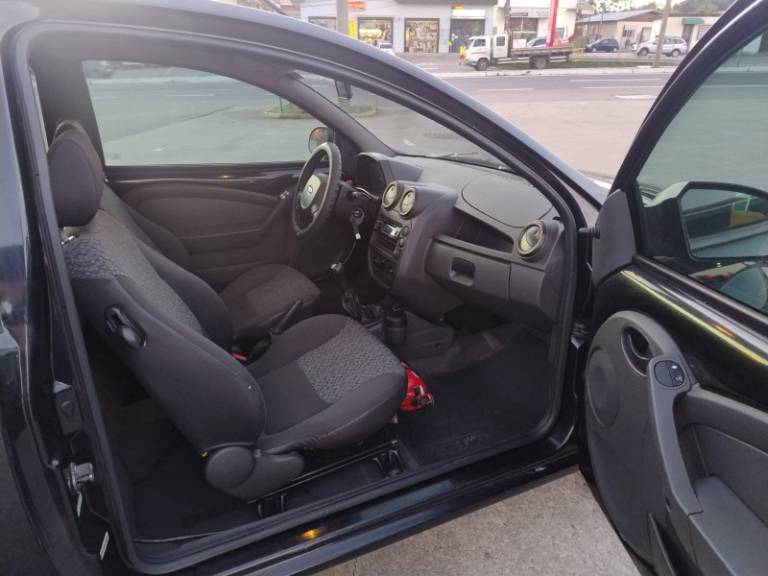 FORD - KA - 2013/2013 - Preta - R$ 24.900,00