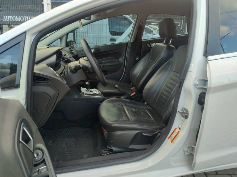 FORD - FIESTA - 2014/2014 - Branca - R$ 45.900,00