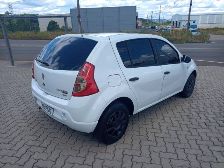 RENAULT - SANDERO - 2010/2010 - Branca - R$ 24.900,00