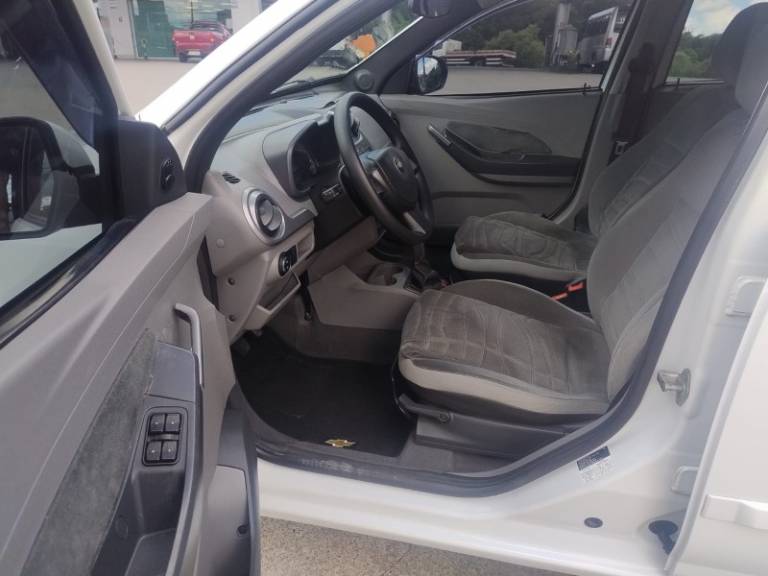 CHEVROLET - AGILE - 2013/2013 - Branca - R$ 37.900,00