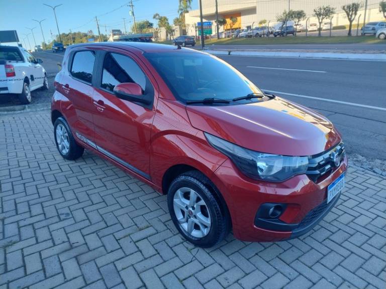 FIAT - MOBI - 2017/2017 - Vermelha - R$ 42.900,00