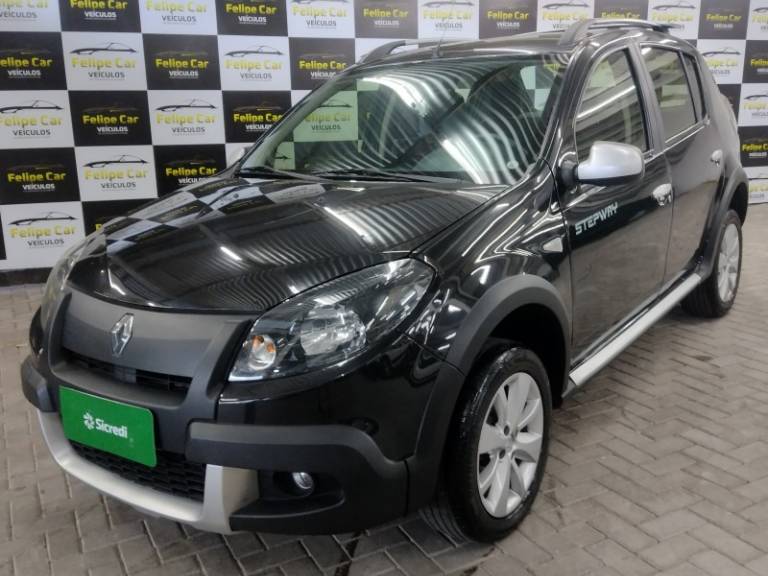 RENAULT - SANDERO - 2013/2013 - Preta - R$ 38.900,00