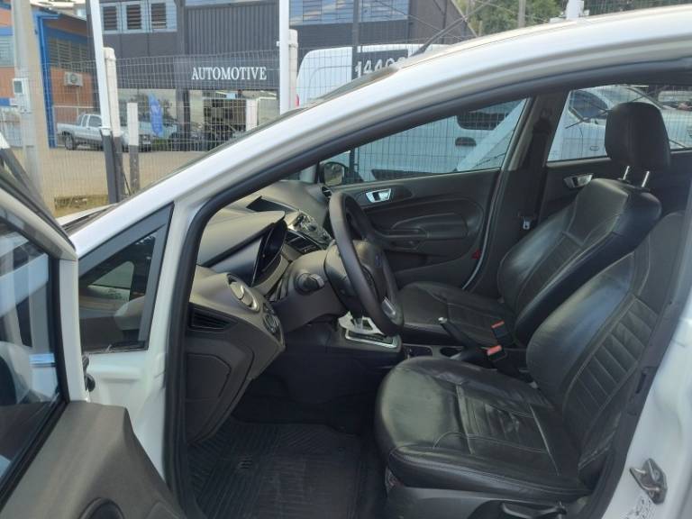 FORD - FIESTA - 2014/2014 - Branca - R$ 45.900,00