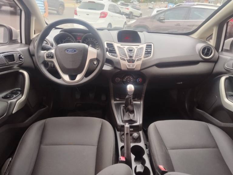 FORD - FIESTA - 2012/2012 - Branca - R$ 38.900,00